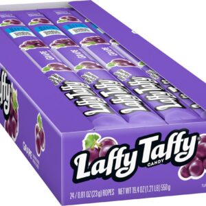 Laffy Taffy grape. Snoep uit Amerika die lekker zoet en chewy is met de smaak van druiven.
